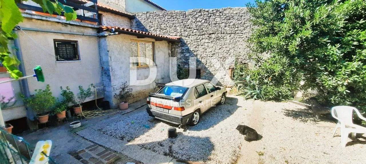 istra, brtonigla - kuća u nizu za adaptaciju sa dvorištem - slika 3