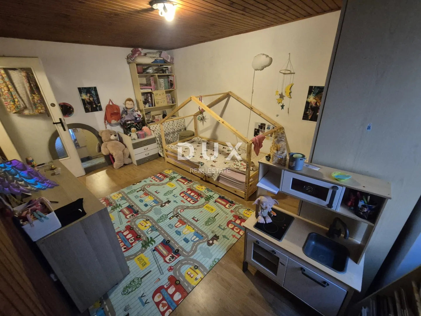 istra,vodnjan - autentična kamena kuća s krovnom terasom u srcu vodnjana, pogled na more - slika 7