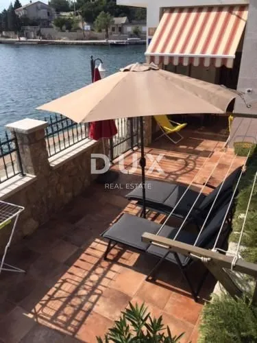 dalmacija, karlobag - kuća za odmor, prvi red do mora - slika 5