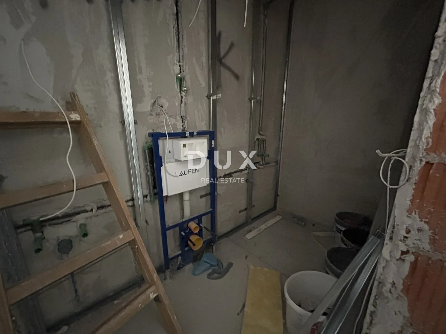 vodice, srima – luksuzni penthouse, 70 m od mora, s liftom - slika 9
