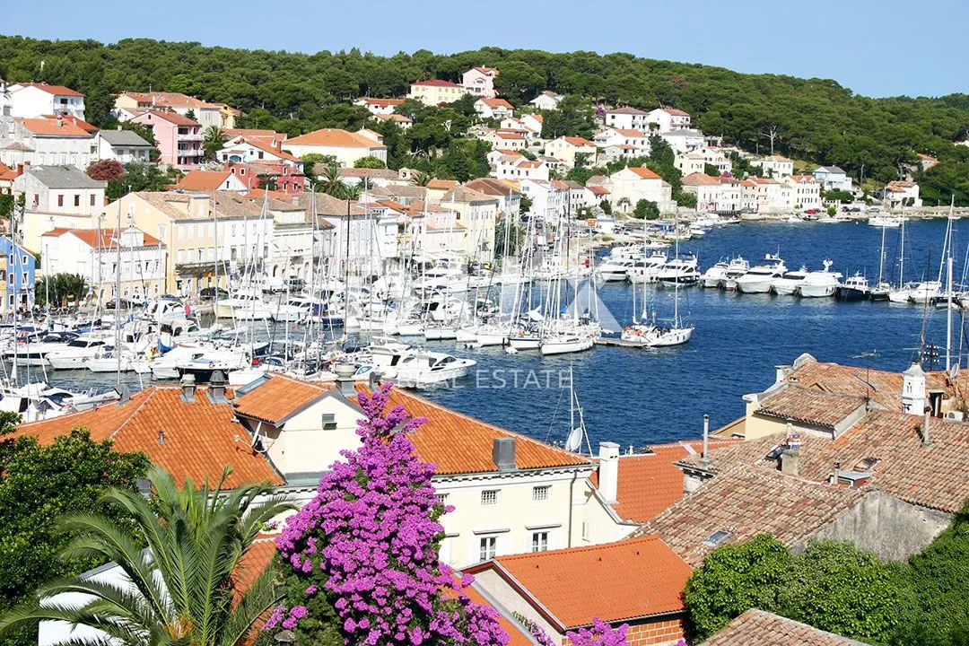 mali lošinj - autentična kamena kuća u srcu grada - savršena investicija - slika 1