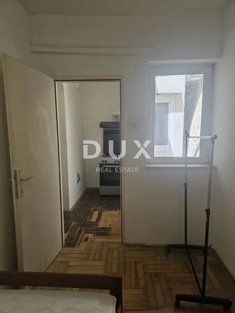 rijeka, škurinje - stan sa dva odvojena apartmana sa čak 5 spavaćih soba - slika 22
