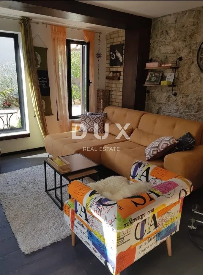 šibenik, centar - kuća u centru grada s tri apartmana i 230 m2 dvorišta i o - slika 4