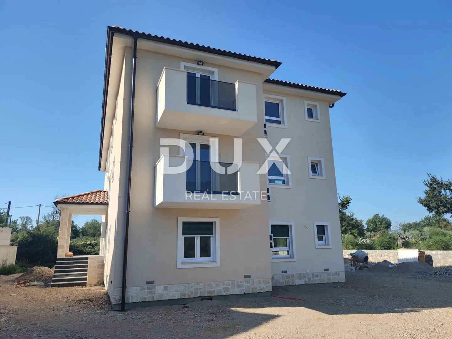 otok krk, okolica malinske - dva apartmana u novogradnji - slika 1