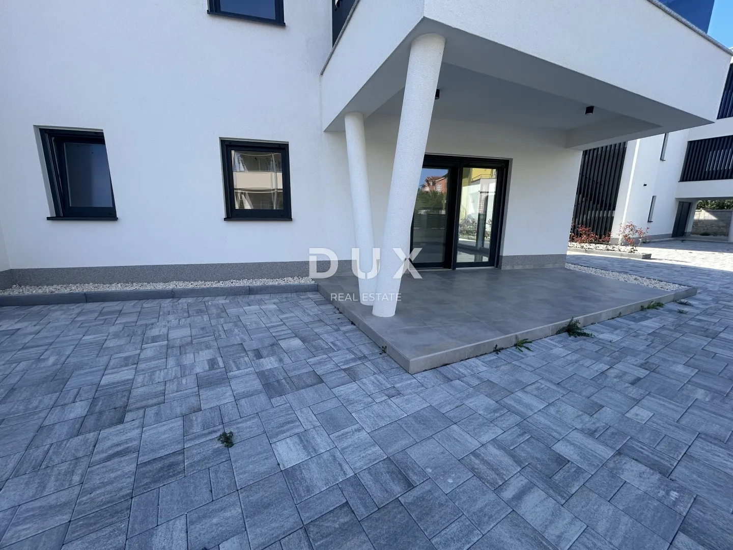šibenik, vodice – stan u prizemlju sa 121 m² vrta, 2 parkinga, novogradnja - slika 9