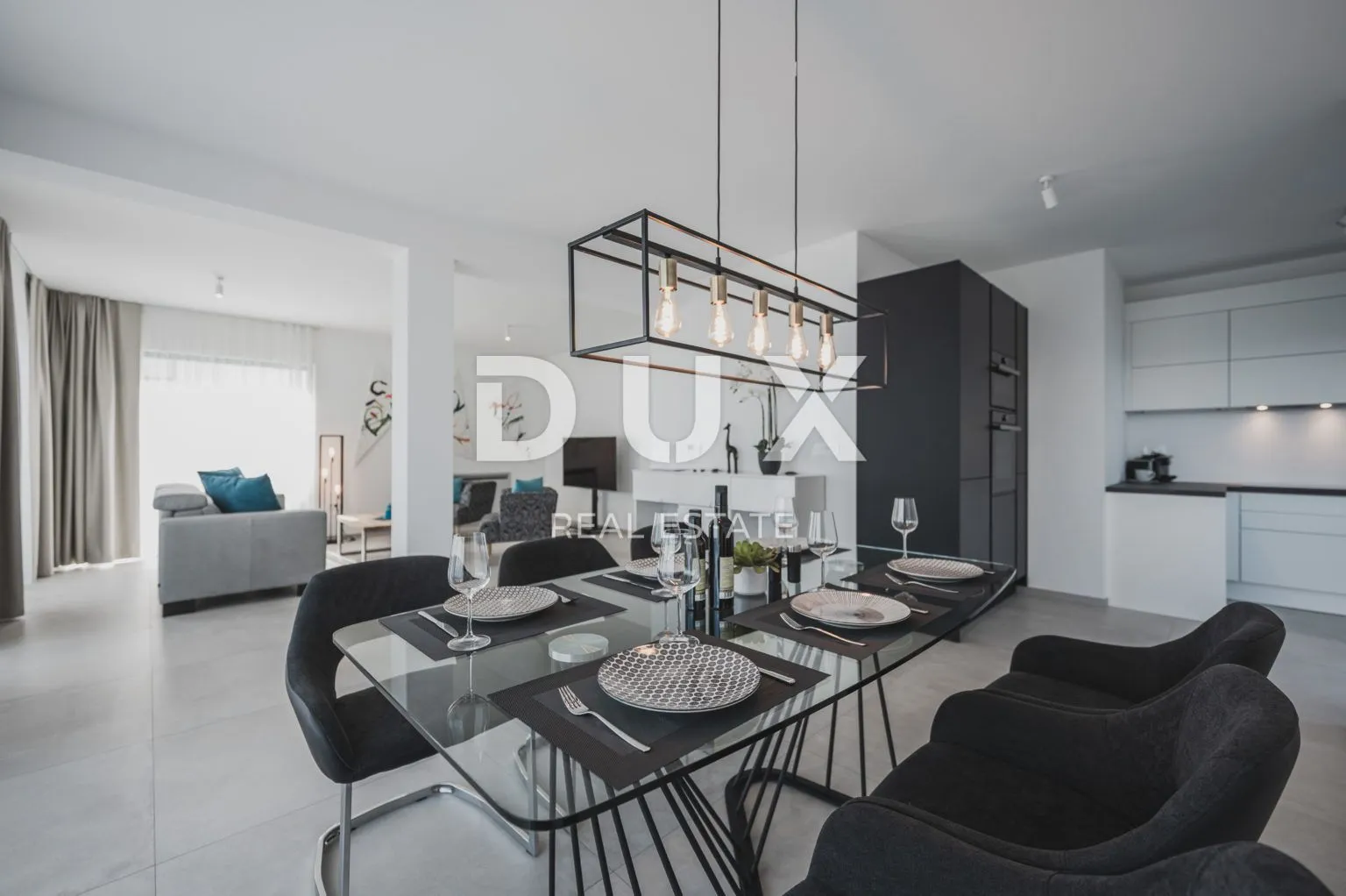opatija, lovran, liganj - stan u vili s bazenom 120m2+terasa 27m2s panoramskim pogledom na more + okoliš 105m2 - slika 5