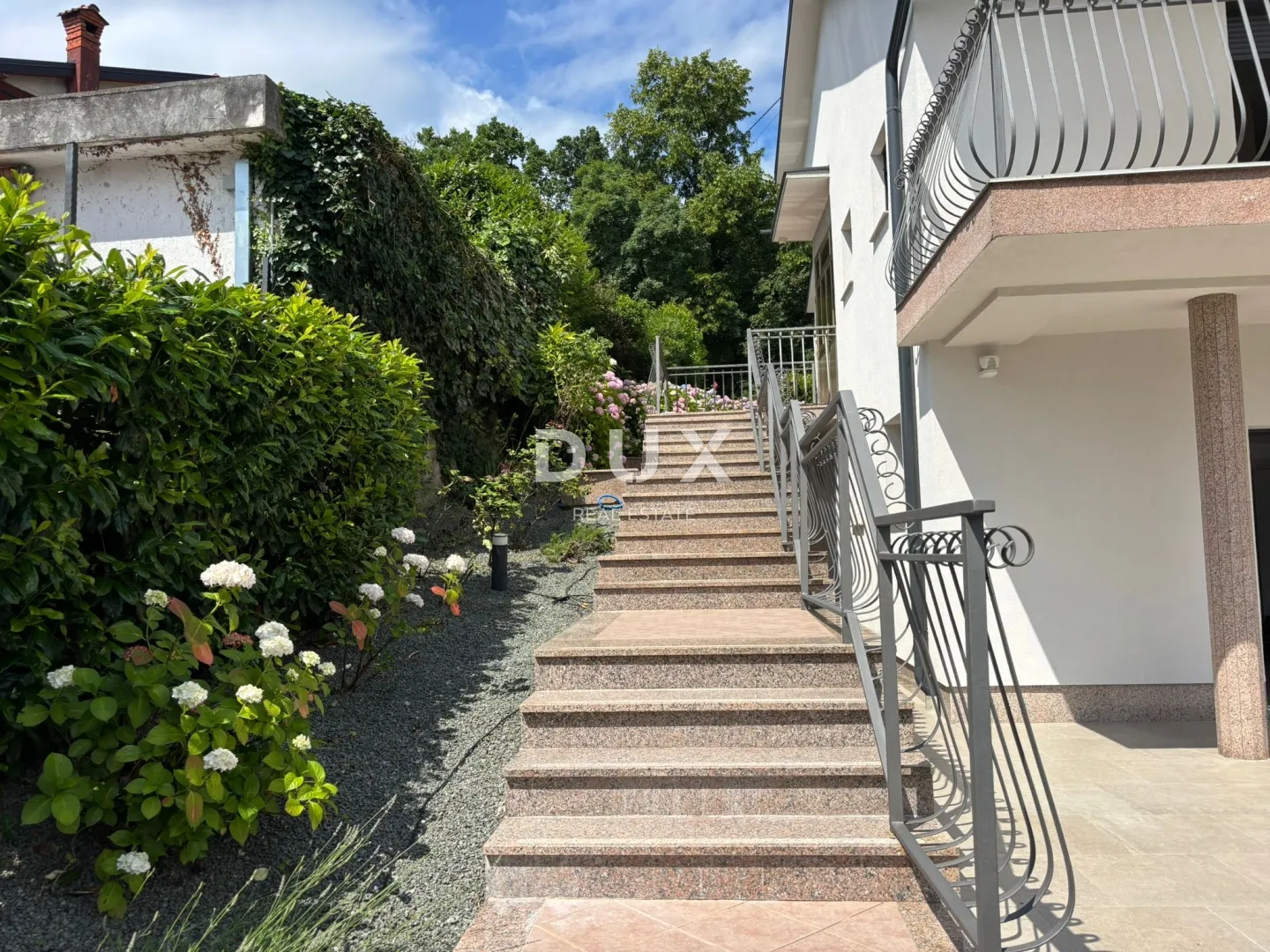 opatija, matulji - obiteljska vila s dva stana , garažom i bazenom! - slika 87