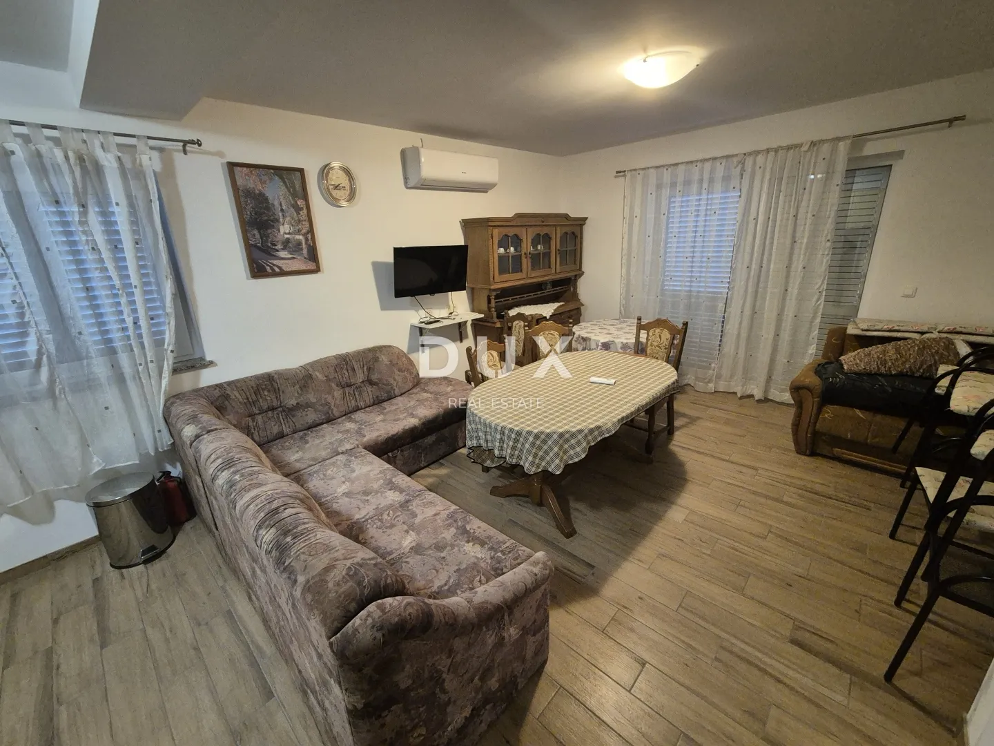 šibenik, pirovac – kuća s 3 stana i dvorištem, 300 m od mora - slika 24