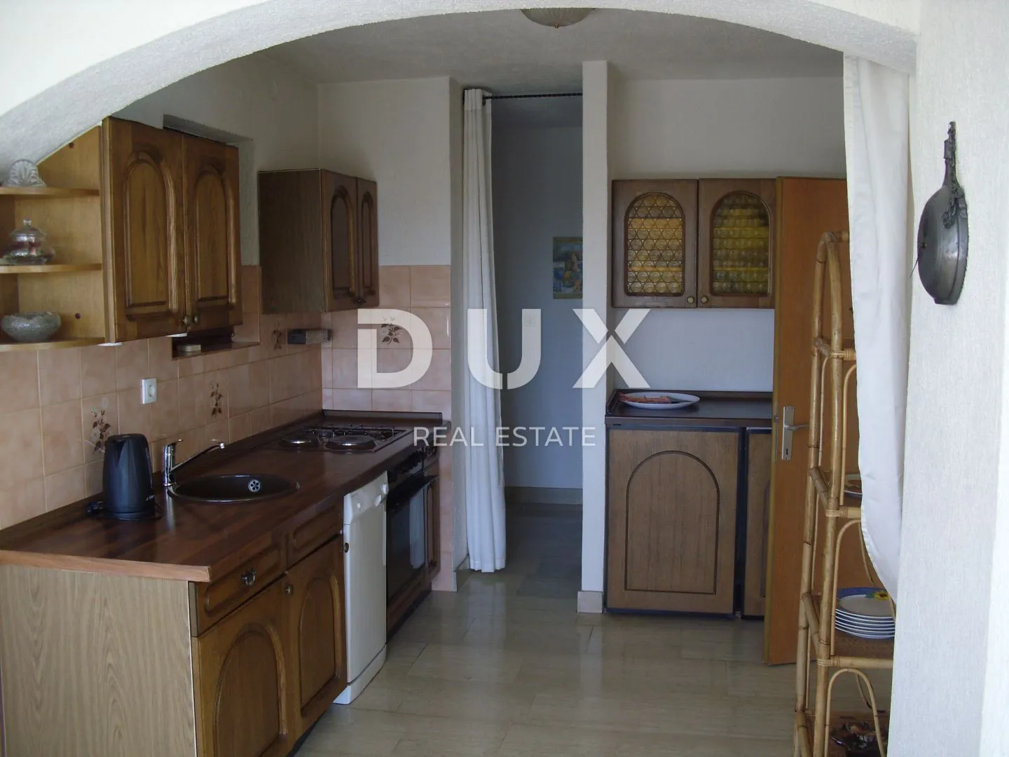 otok krk, grad krk - samostojeća kuća sa tri apartmana 100m od mora - slika 22
