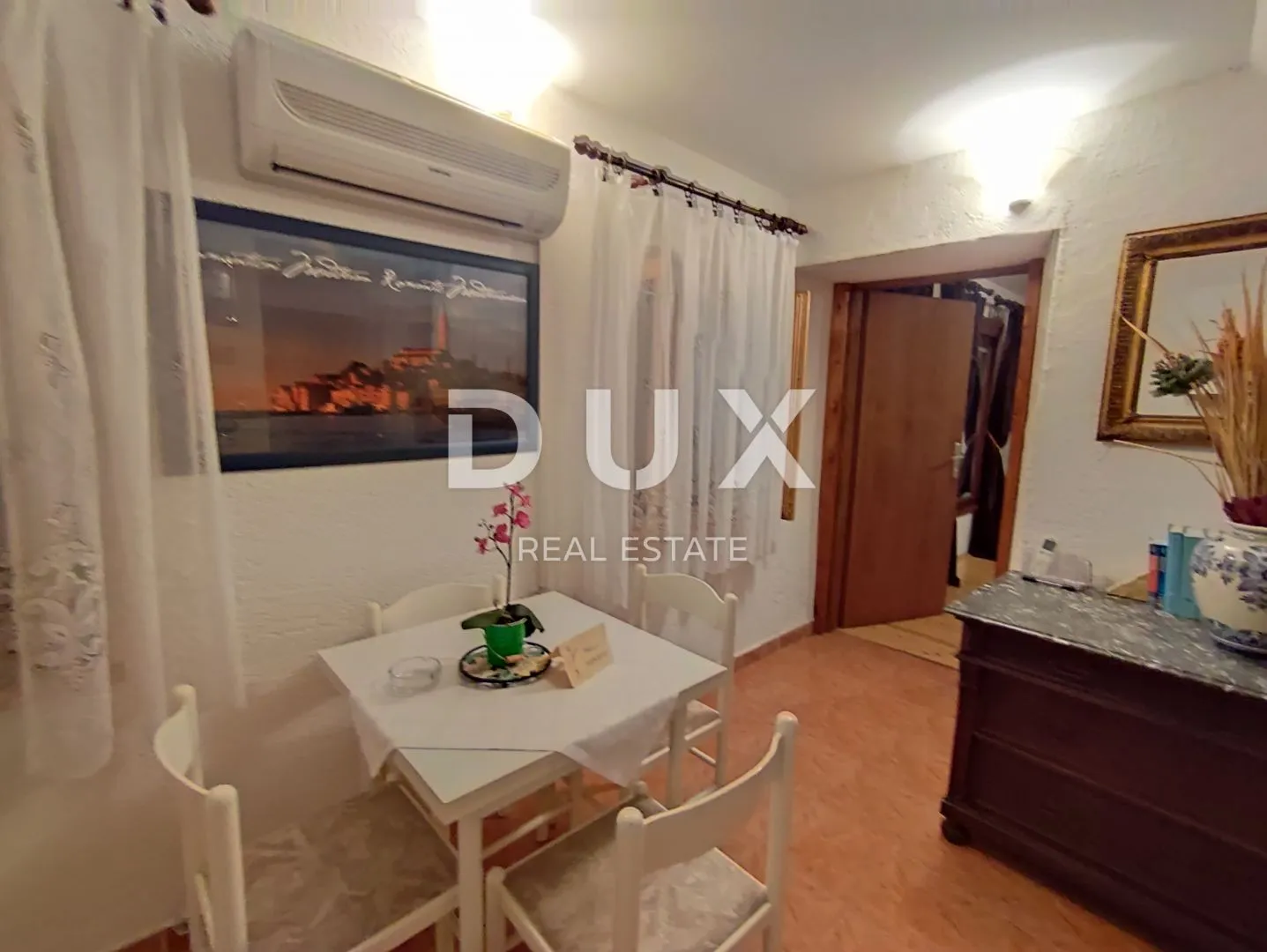 istra, rovinj - renovirana starina u samom centru grada - slika 28