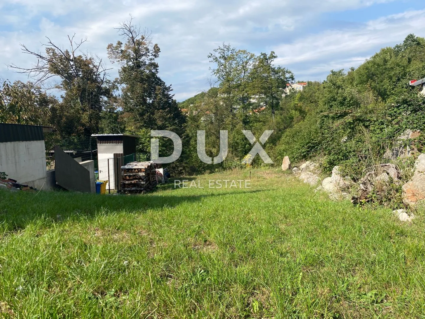 VIŠKOVO, SARŠONI, RONJGI- građevinsko zemljište 6802 m2 za stambenu zgradu-stanove -apartmane / obiteljsku kuću / kuću za iznajmljivanje - odmor s bazenom!!! - Saršoni, Viškovo