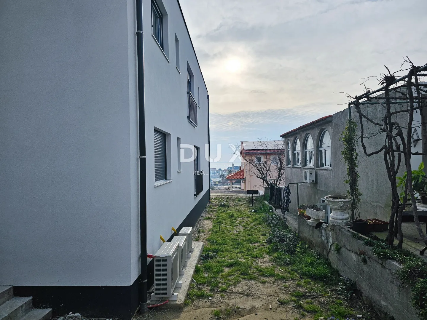 otok rab, banjol - stan u prizemlju novogradnje s okućnicom - slika 4