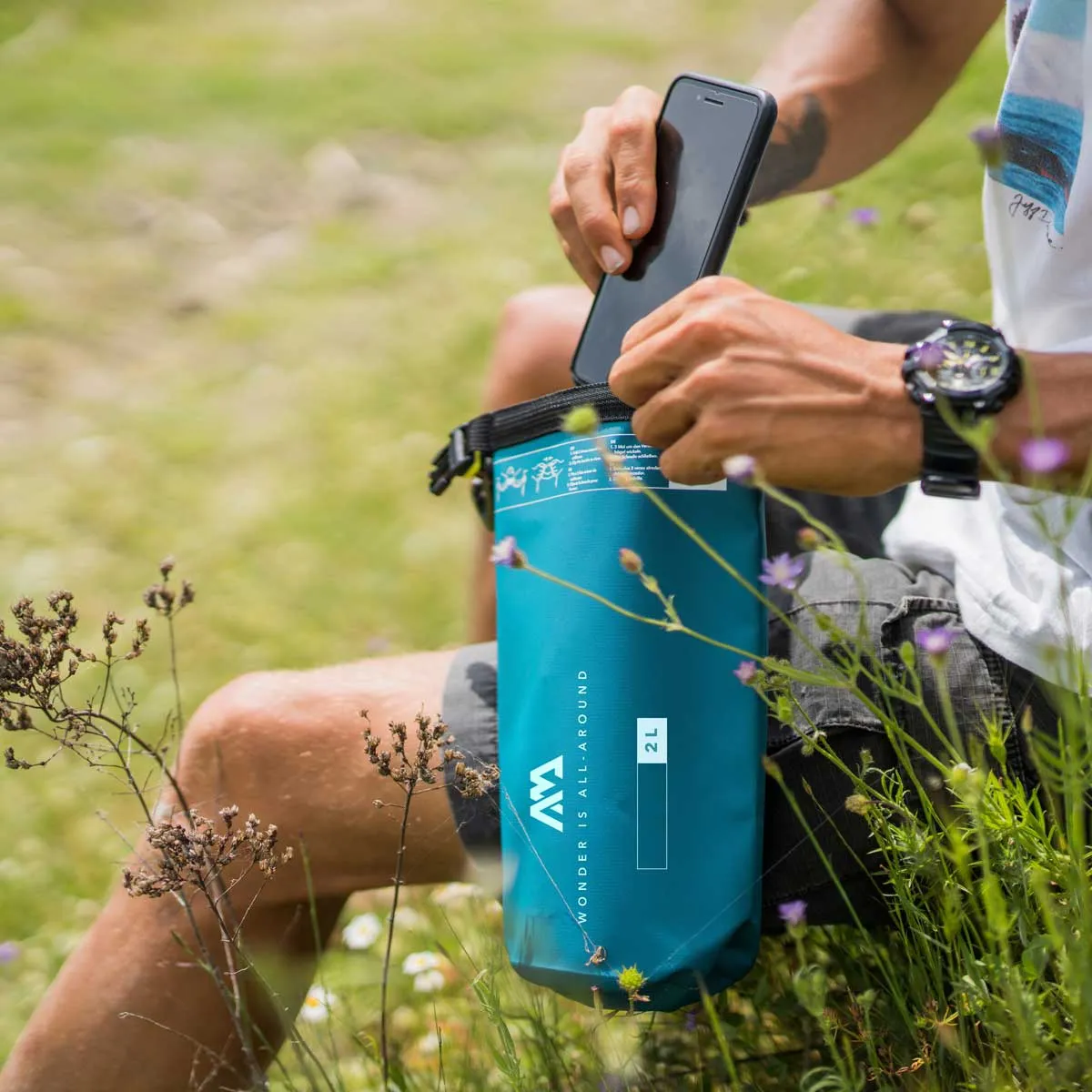 vodootporna torba aqua marina dry bag mini 2l - tamno plava - slika 2