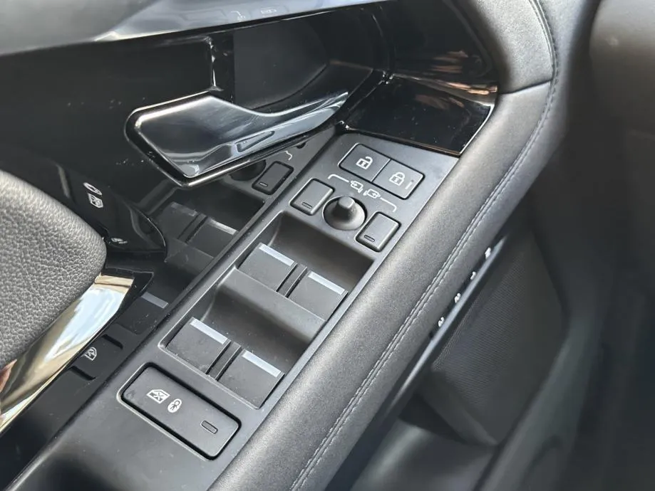 land rover range rover evoque 2,0 d165 se automatic 4x4 - slika 12