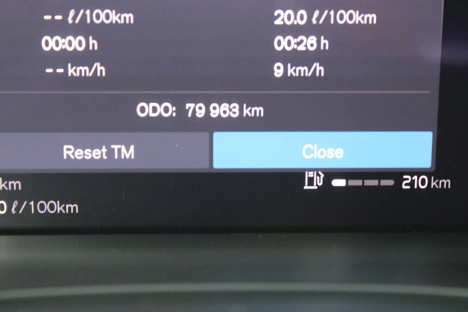 volvo xc60 b4 2.0d automatik *led, navigacija, kamera* - slika 17