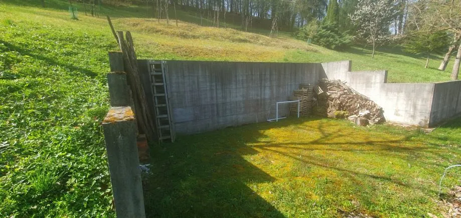 poljana sutlanska, drv. kućica i započ.gradnja kuće na imanju 11600m2 - slika 3