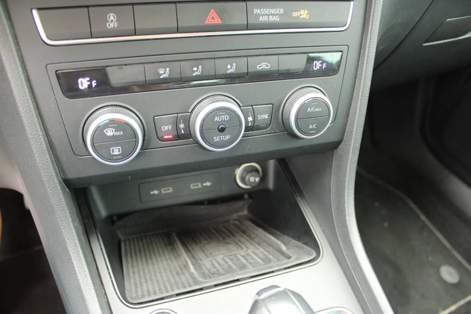 seat ateca 2.0 tdi dsg - slika 20