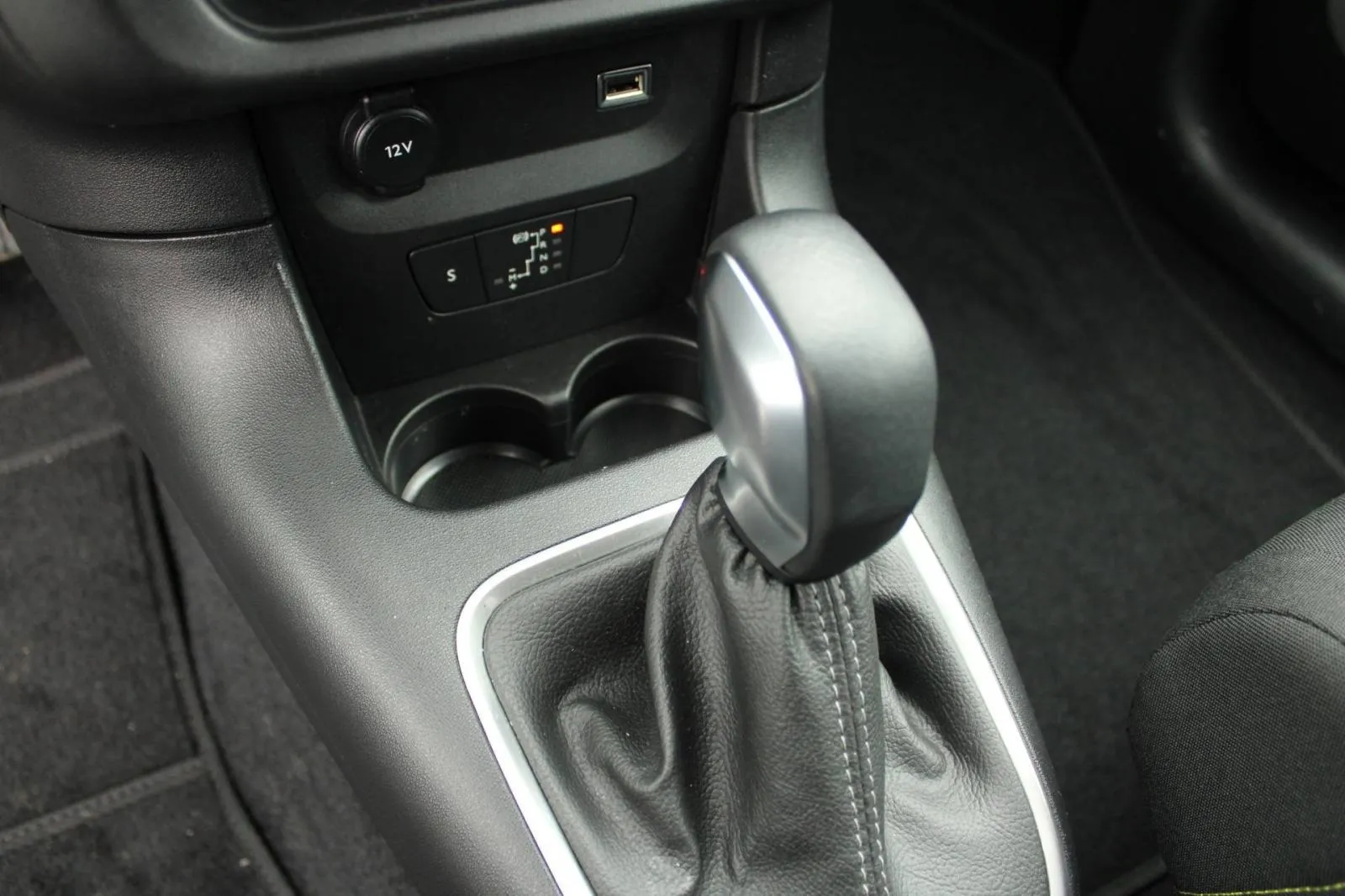 citroen c3 1.2 puretech automatik *navigacija* - slika 19