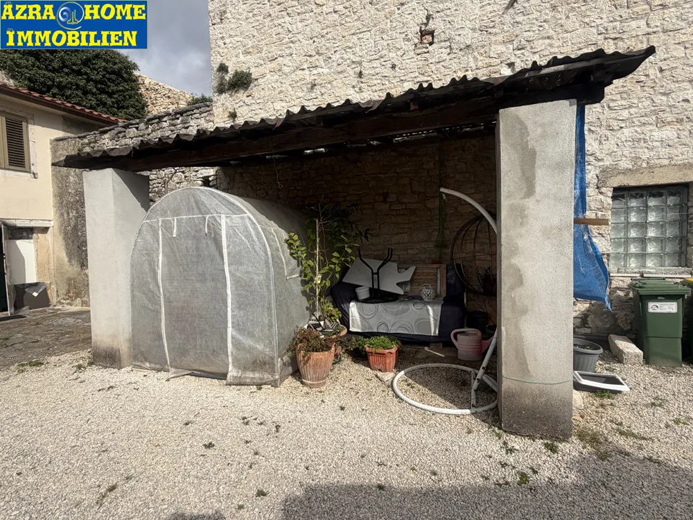 sveti lovreč, dvoetažni stan 105 m2 ( prizemlje i prvi kat ), u centru - slika 18