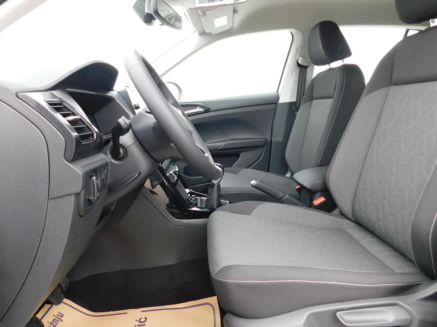 12627 volkswagen t-cross 1.0 tsi life - slika 8
