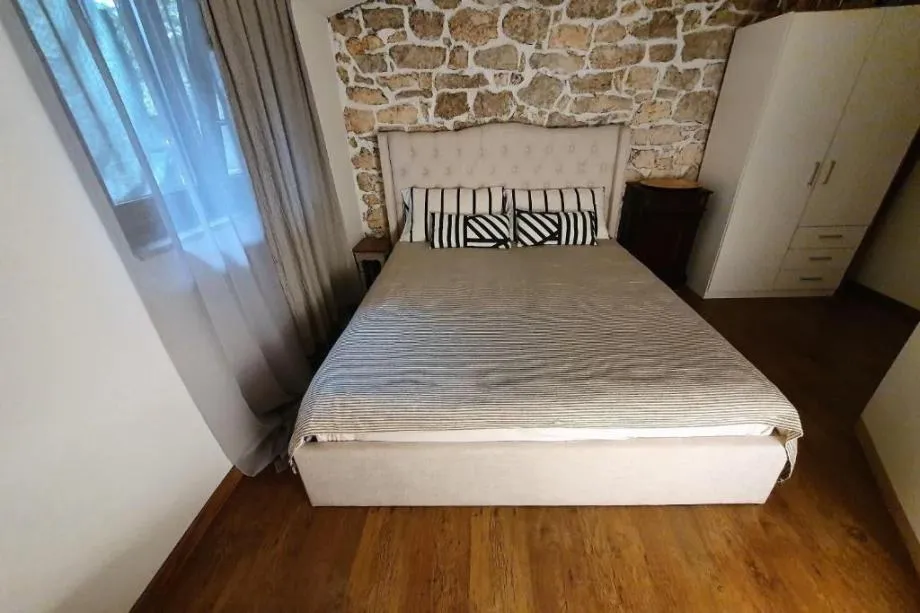 poreč 4 km -kamena kuća sa dva stana na prodaji (prodaja) - slika 9