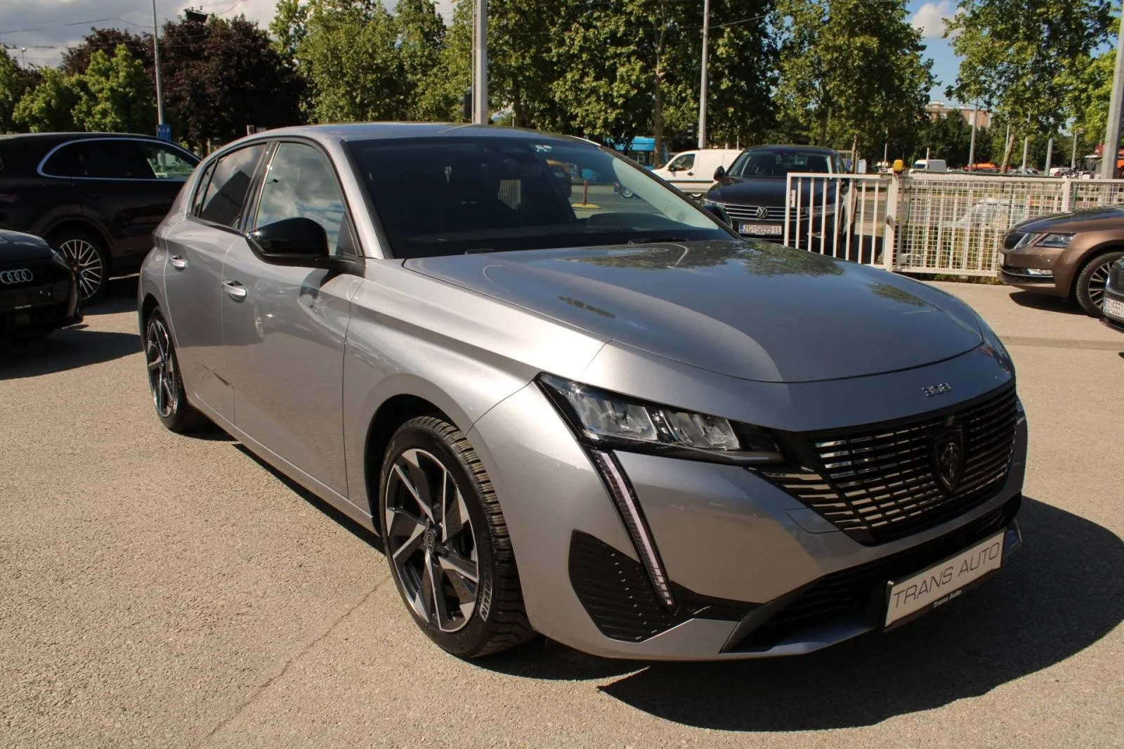 peugeot 308 1.2 puretech allure *led, navigacija, kamera* - slika 3