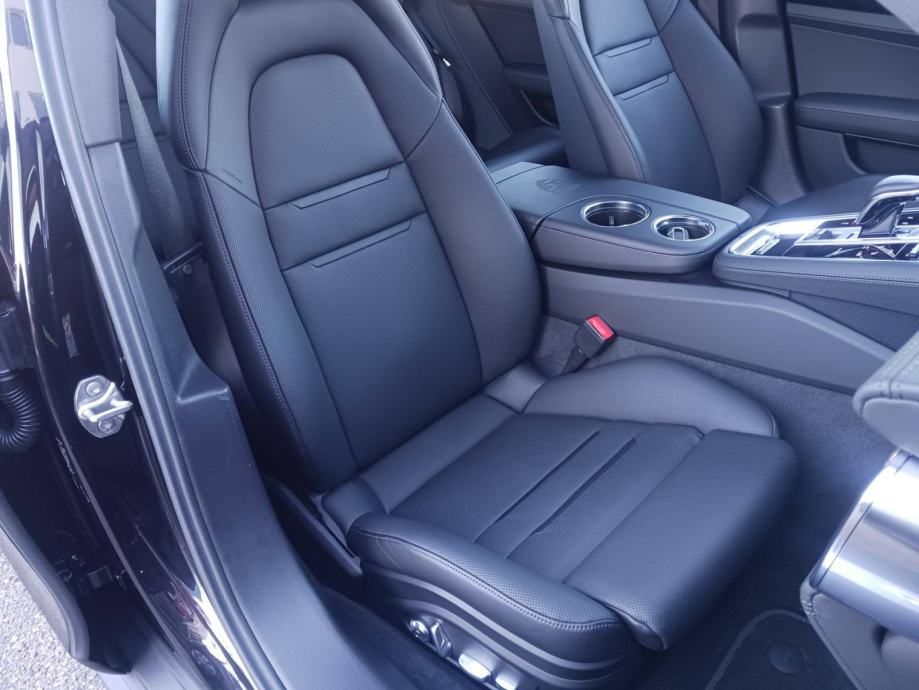 porsche panamera 4s e-hybrid *panorama, matrix, bose* - slika 12