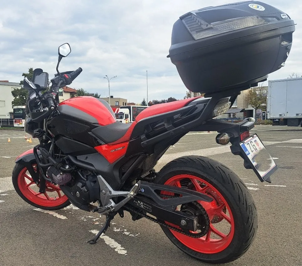honda nc750 sa, sa puno dodatne opreme, povoljno prodajem - slika 16