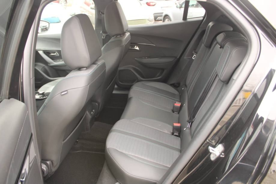 peugeot 2008 1.2 puretech allure *navigacija, led, kamera* - slika 10