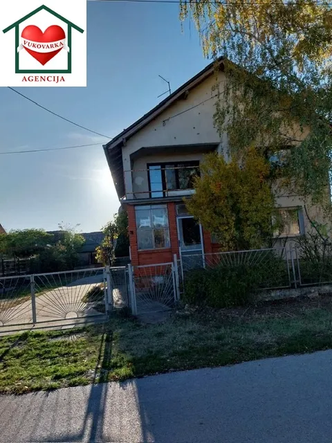 65. vukovar, sotin v. nazora 58, kuća s 2 stana 308 m2, 3 garaže 61m2 - slika 18