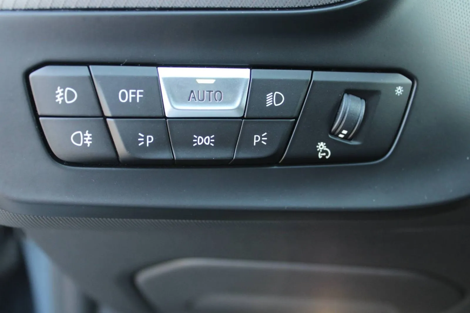 bmw serija 1 118i m paket *harman kardon, led, navigacija, kamera* - slika 15