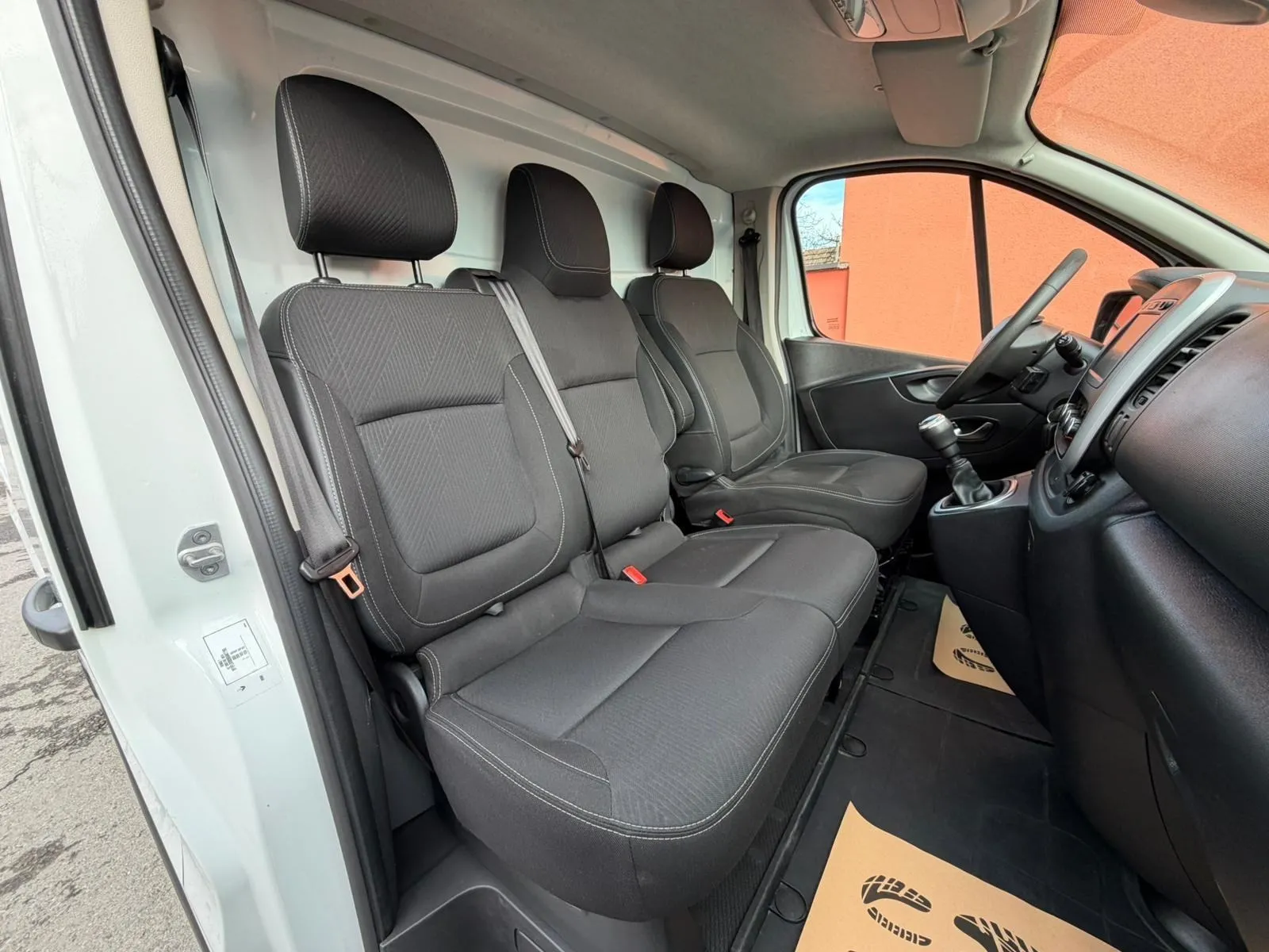 renault trafic 2.0 dci 120 •2021•kamera•l2h1•leasingbezučešća - slika 18