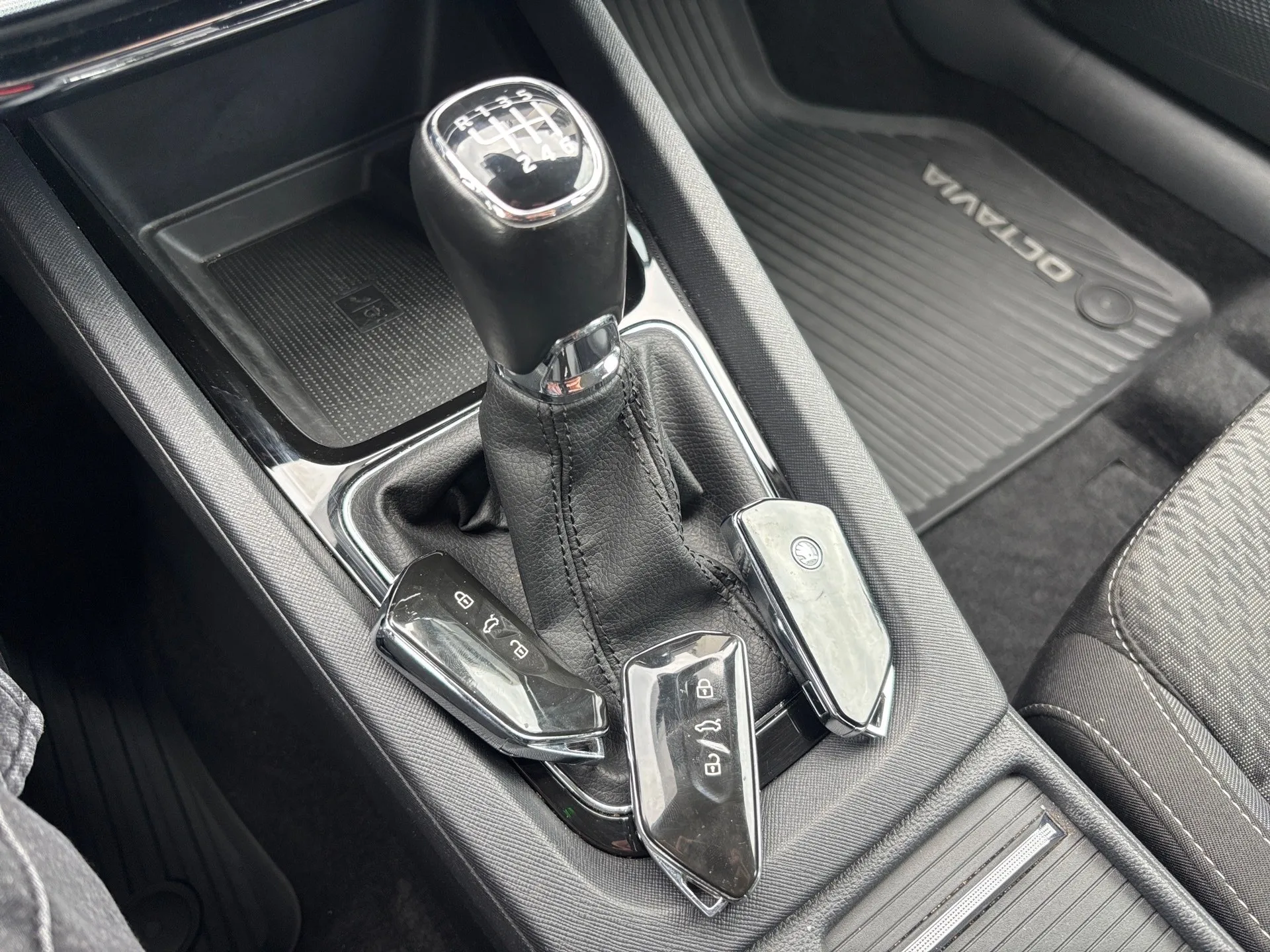 škoda octavia 2.0 tdi style 110kw - slika 16