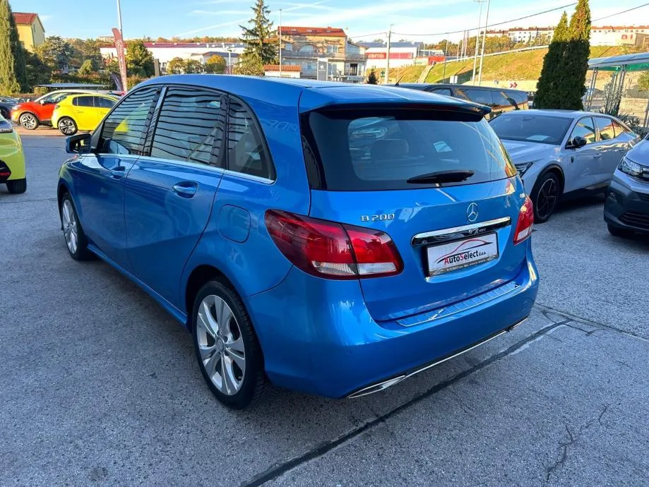mercedes-benz b200cdi - 2015 - 120000km - servisna - garancija - reg1g - slika 4