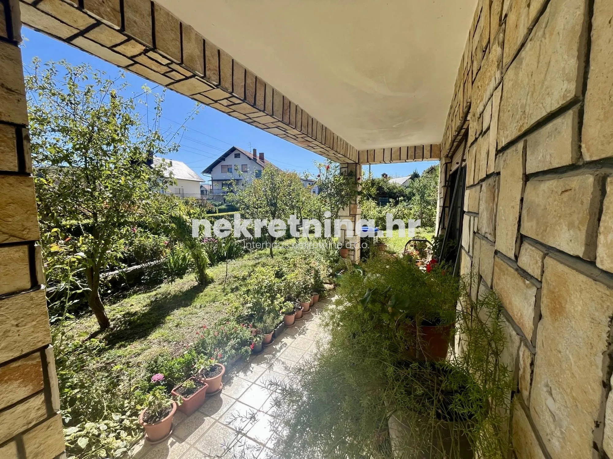 prodaja - kuća - stubičke toplice - 240m2 - slika 8