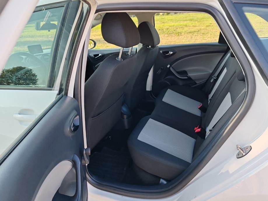 seat ibiza 1,2 tdi,2014 god,161000 km,klima,kartice - slika 11