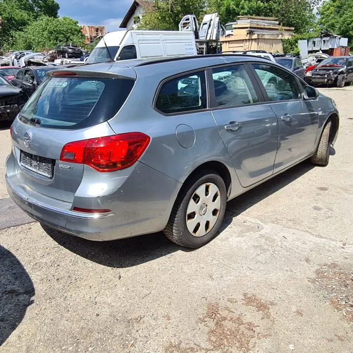 opel astra j karavan 1.6 cdti #dijelovi - slika 4