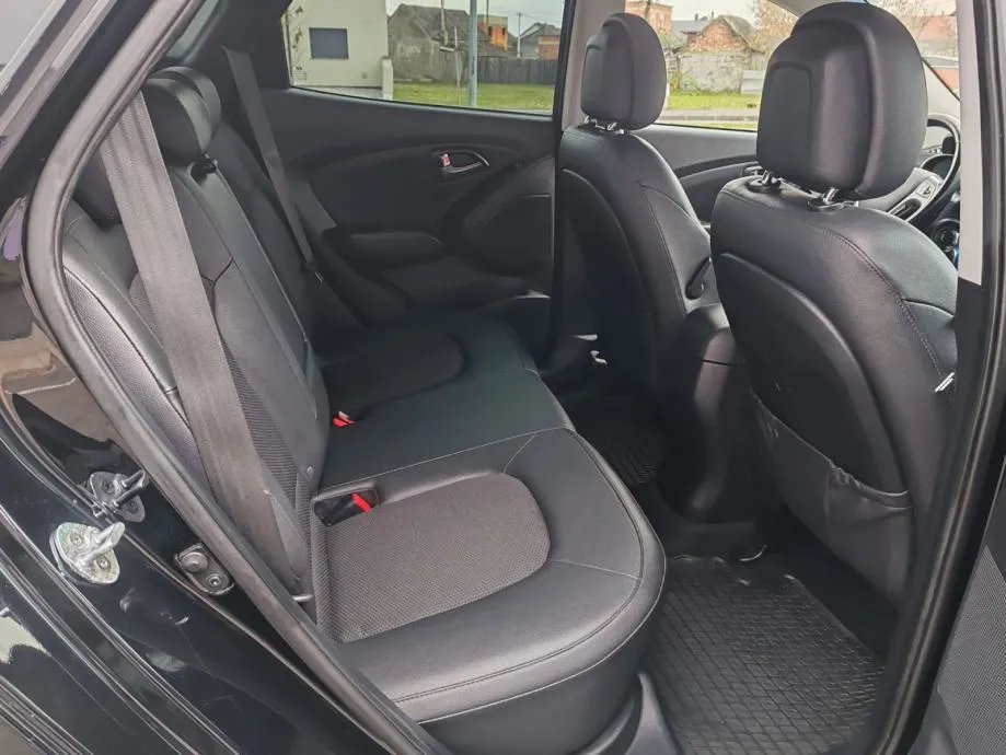 hyundai ix35 1,7 crdi , 110 000 km, 2015g. kartice 24/36 rata - slika 8