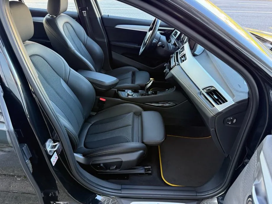 bmw x2 sdrive18d automatik m-paket velika navi°panorama°headup°leasing - slika 21