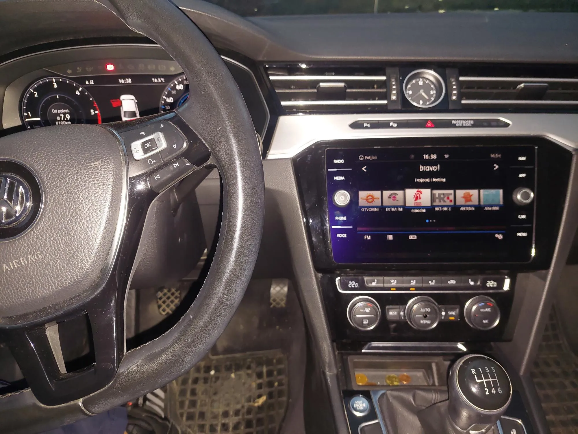 passat 1.6tdi highline,virtual cockpit,360 senzori,koža,panorama,led - slika 7