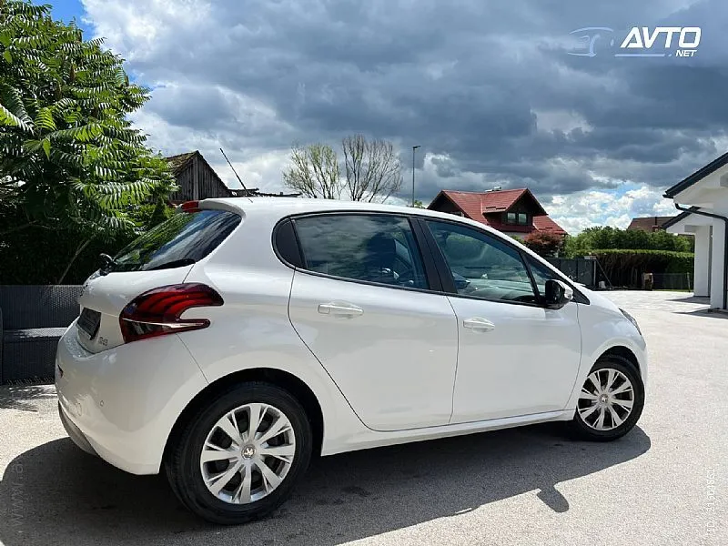 peugeot 208 1.2 puretech active - 1 vlasnik - 59000 km - navi - pdc - slika 4