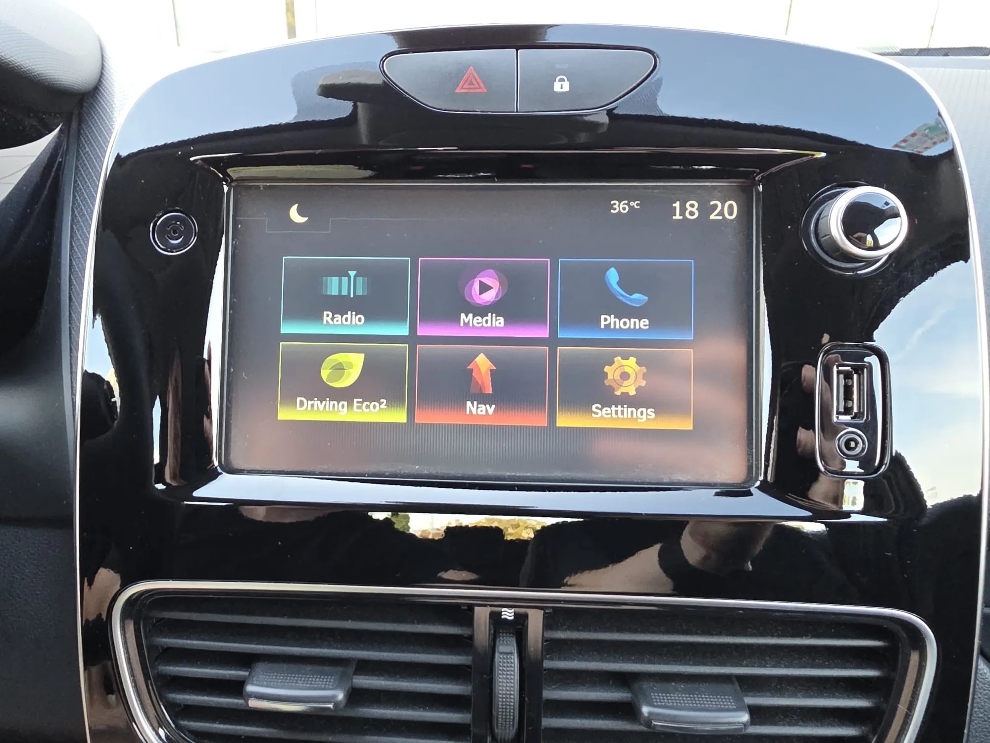 renault clio tce 90 - slika 13