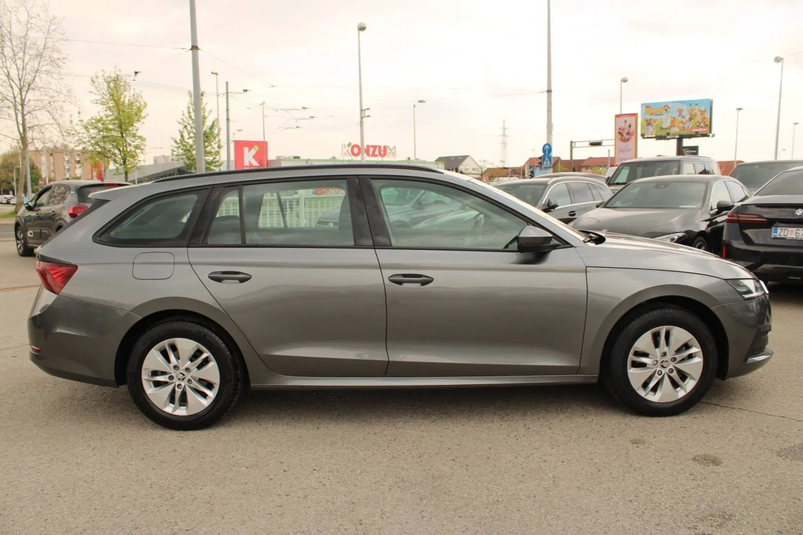 škoda octavia combi 2.0 tdi *led, navigacija, kamera* - slika 4