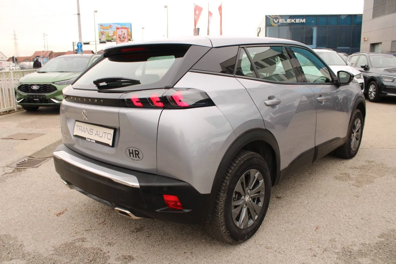 peugeot 2008 1.2 puretech automatik *led, navigacija* - slika 5