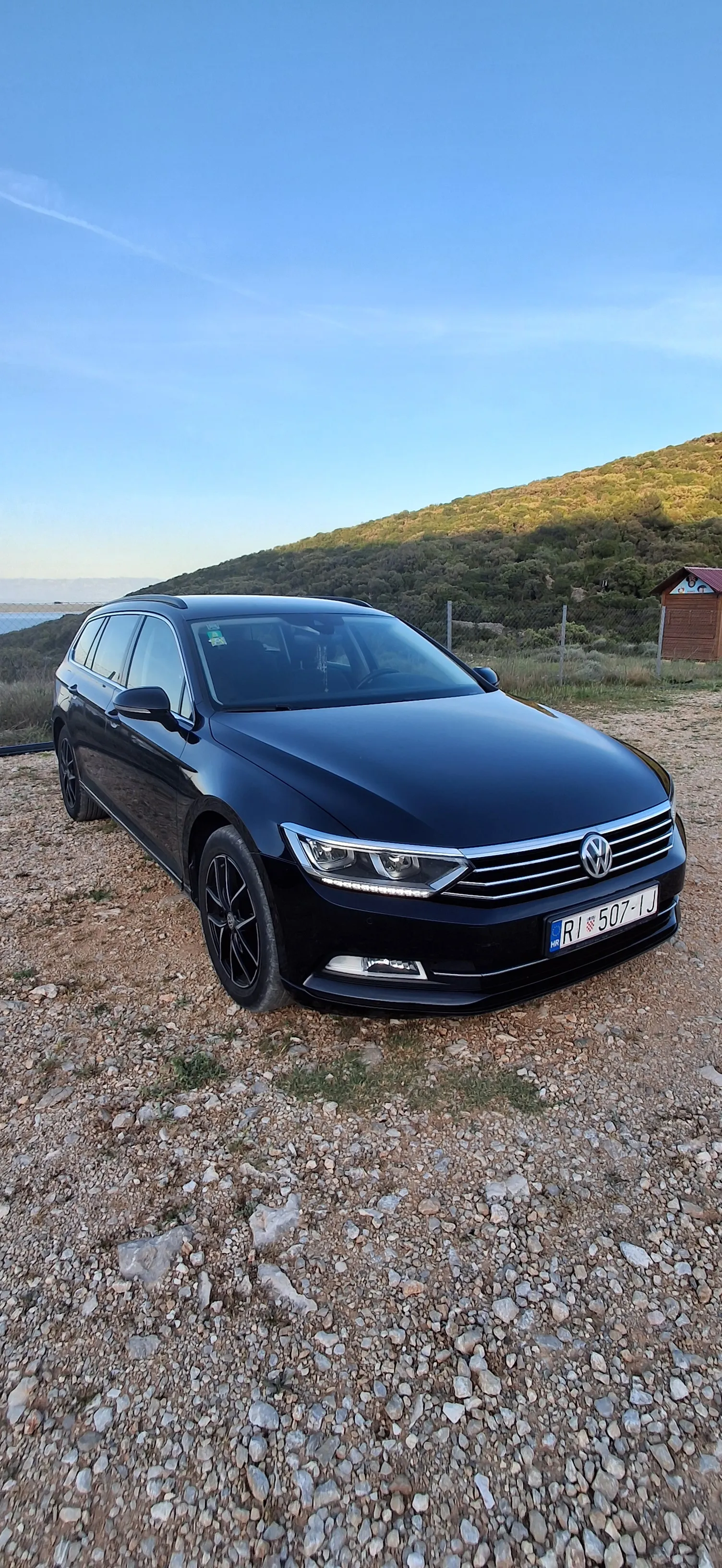 vw passat 2.0tdi comfortline acc/led/navi/cam - slika 3