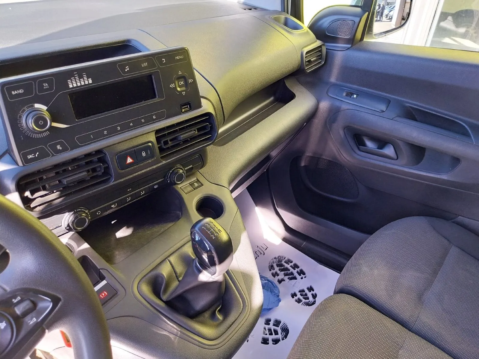 opel combo van l1h1 enjoy 1,5, 3 sjedala, 2021 god. - slika 18