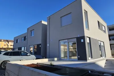 moderna kuća u nizu, vabriga - slika 5