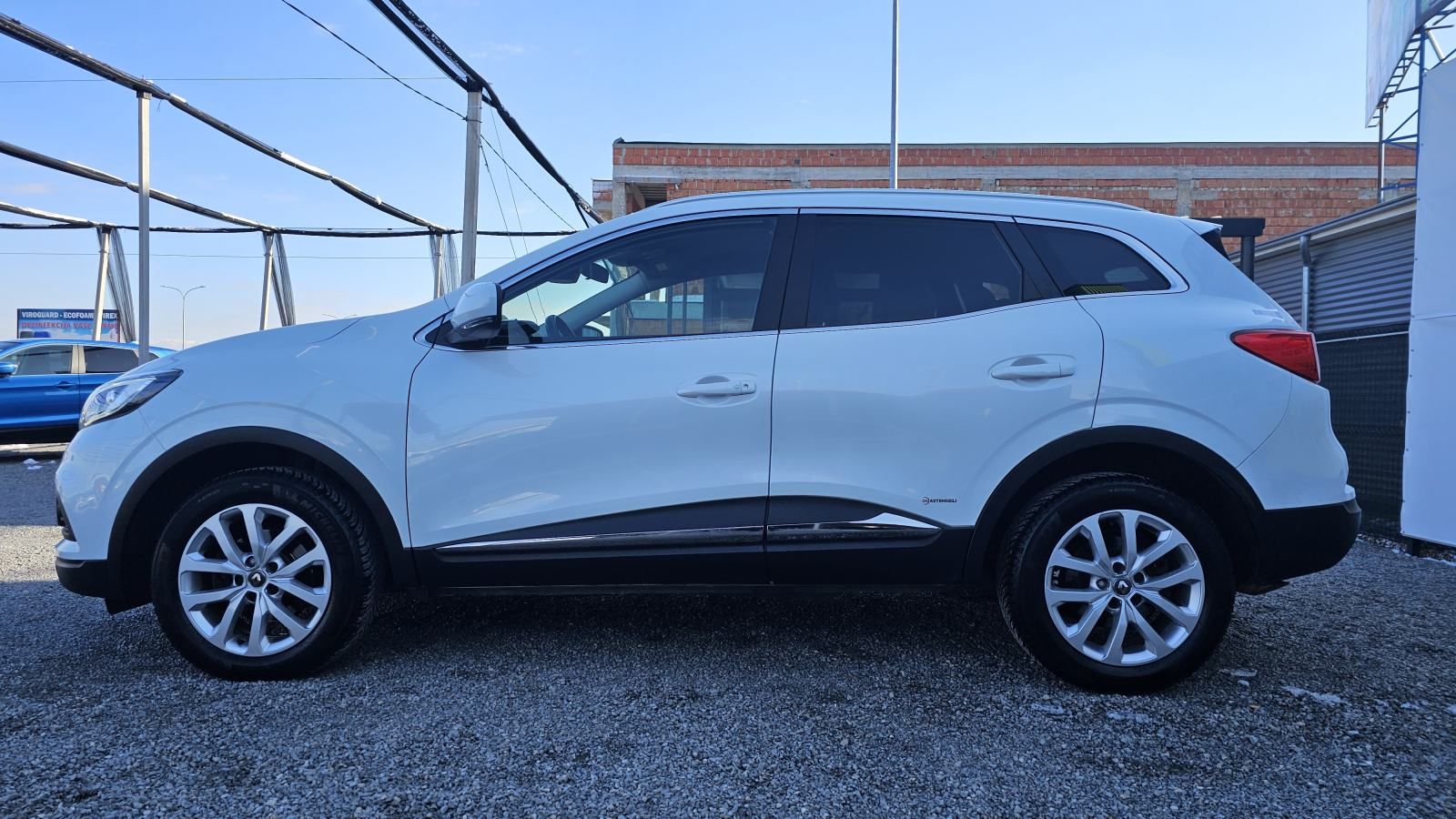 renault kadjar 1.5 dci,navigacija,led,tempomat,alu 17,pdc,abs,odličan - slika 7