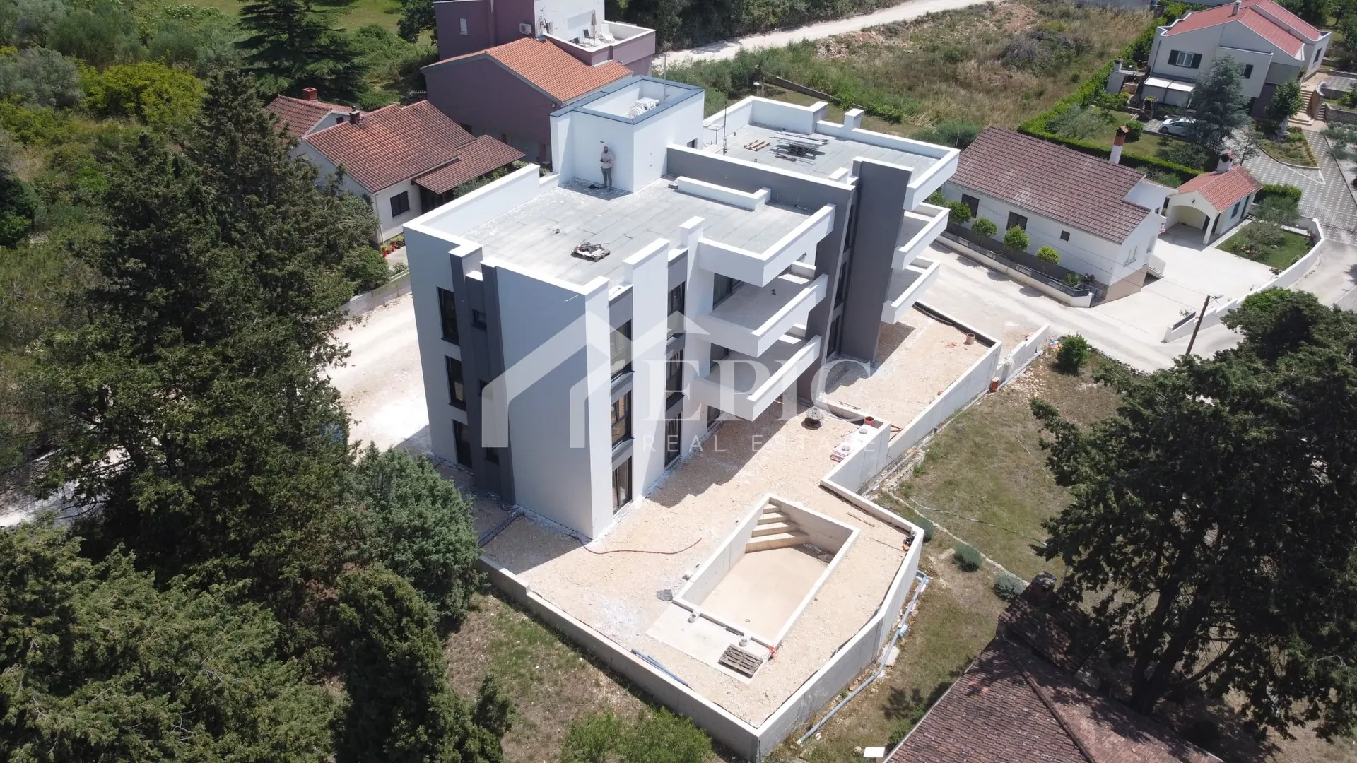 stan na prvom katu u neposrednoj blizini plaže - slika 7