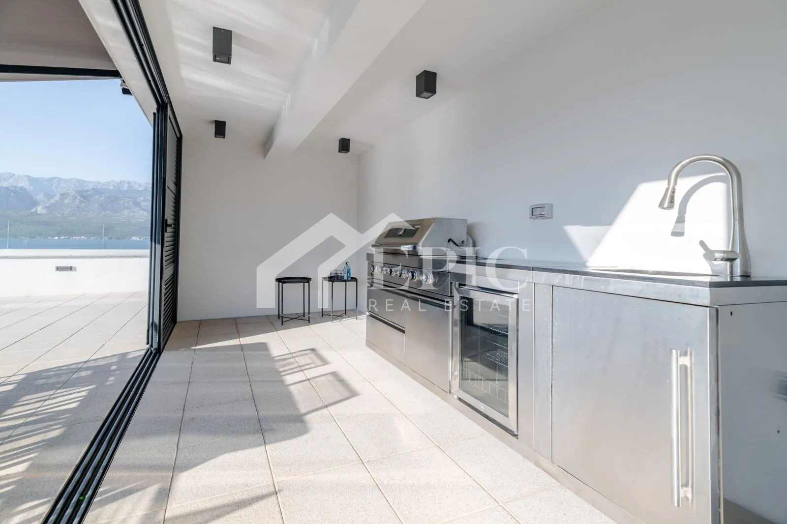 penthouse s prekrasnim pogledom - slika 18